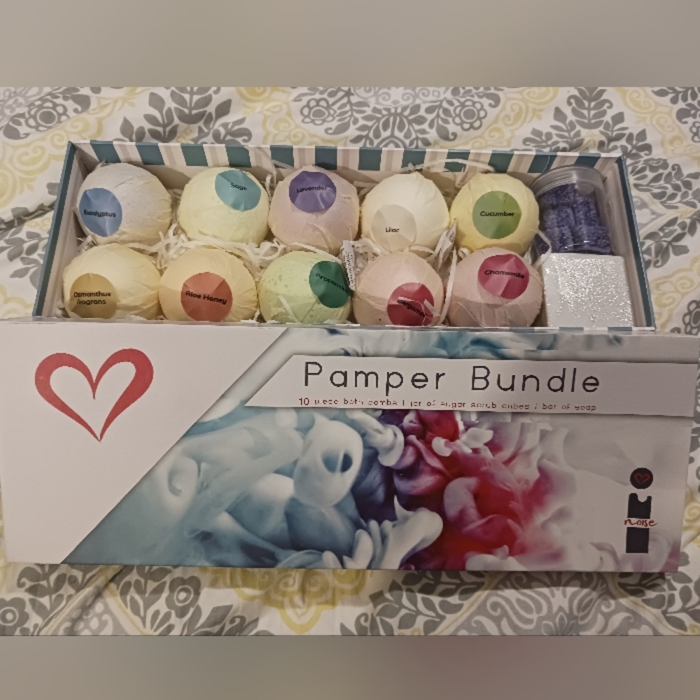 NWT! PAMPER BUNDLE GIFT BOX